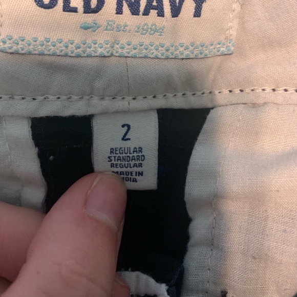 old navy shorts - Picture 3 of 3